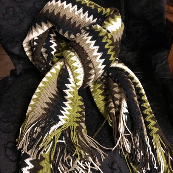 Multicolor Chevron Pattern Shawl/Throw - Picture 2 of 3